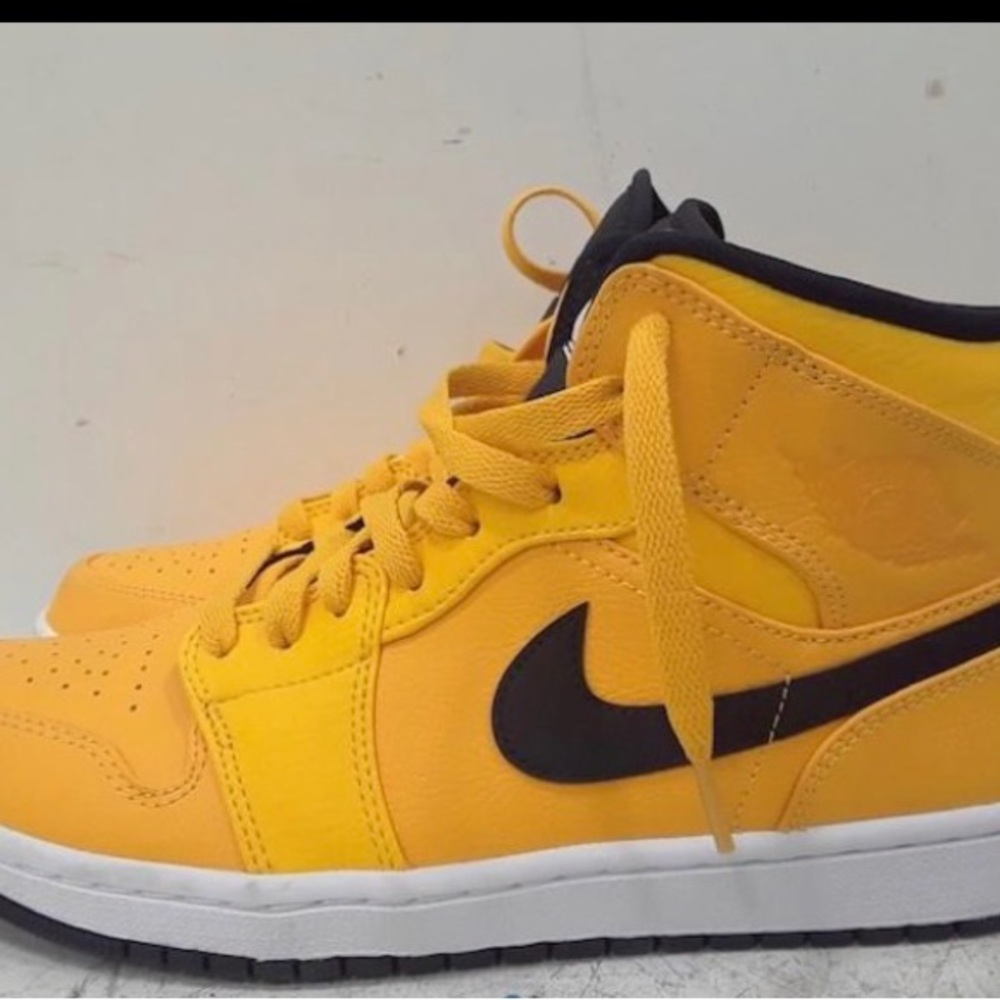 Size 8 - Jordan 1 Mid University Gold 2019 (554724-700)